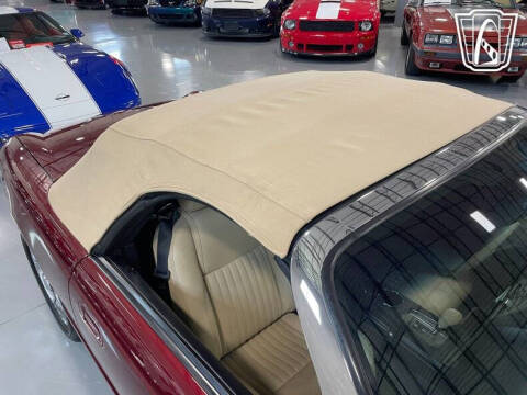 2004 Ford Thunderbird Deluxe