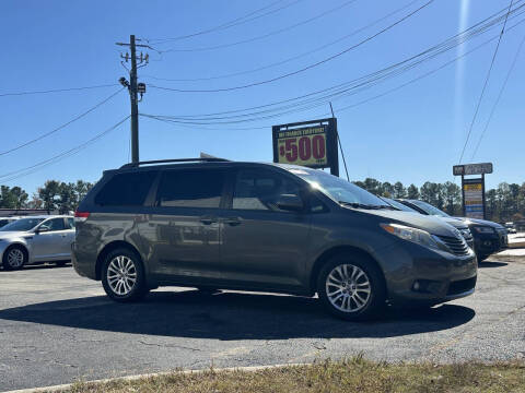 2013 Toyota Sienna XLE 8-Passenger