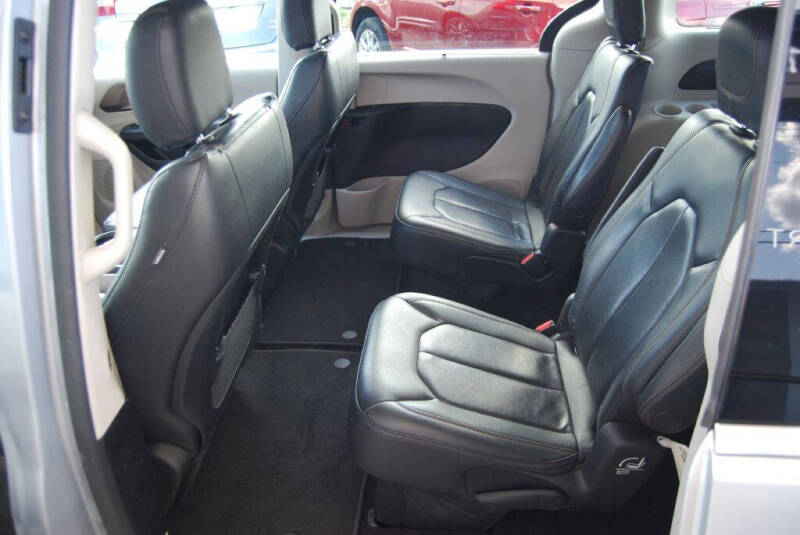 2019 Chrysler Pacifica Touring L
