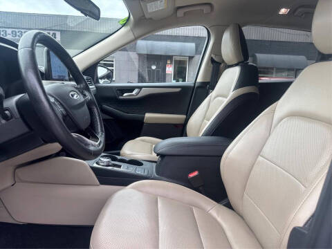 2020 Ford Escape SEL