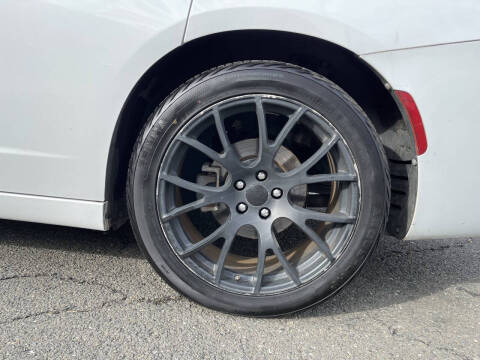 2015 Dodge Charger SE