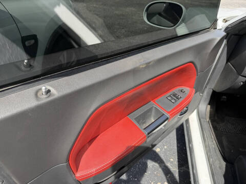 2013 Dodge Challenger SXT Plus