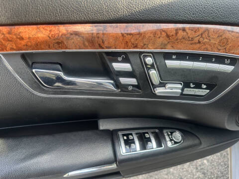 2009 Mercedes-Benz S-Class S 550 4MATIC