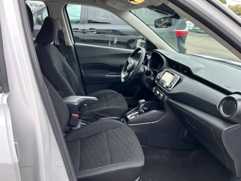 2021 Nissan Kicks S