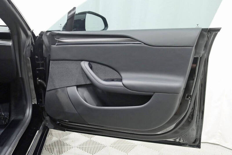 2023 Tesla Model S Plaid