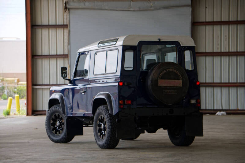 2000 Land Rover Defender
