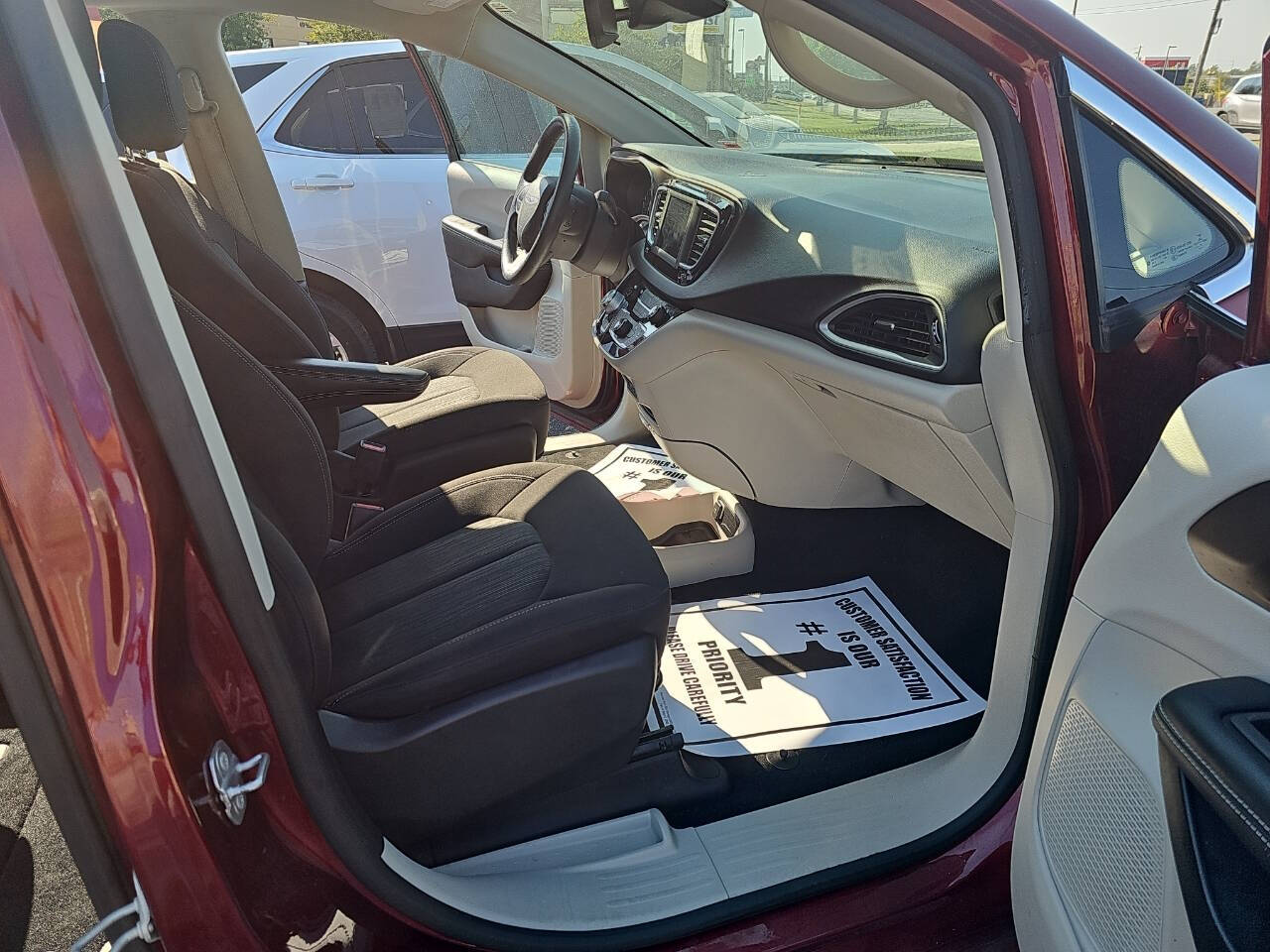 2021 Chrysler Voyager for sale at RightWay Auto Sales Joplin in Joplin, MO