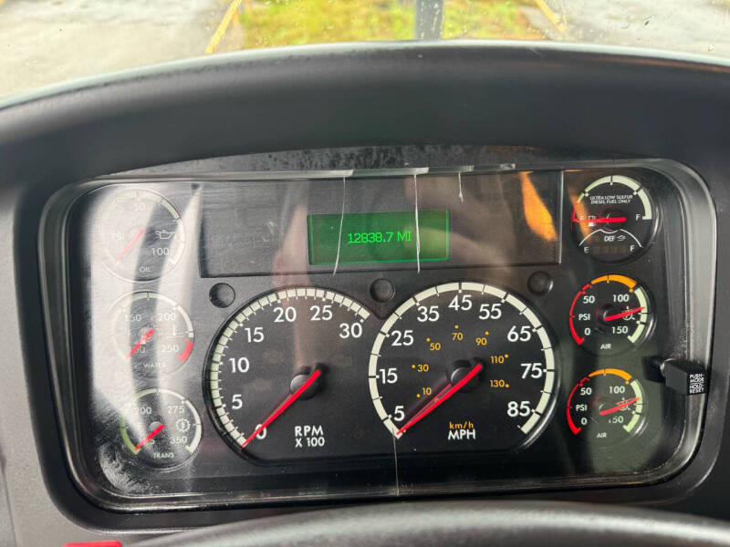 2018 Freightliner M2 106
