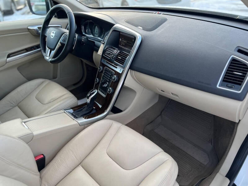2014 Volvo XC60 T6 Premier Plus