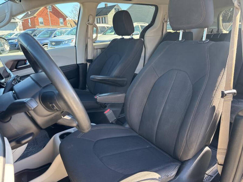 2017 Chrysler Pacifica Touring