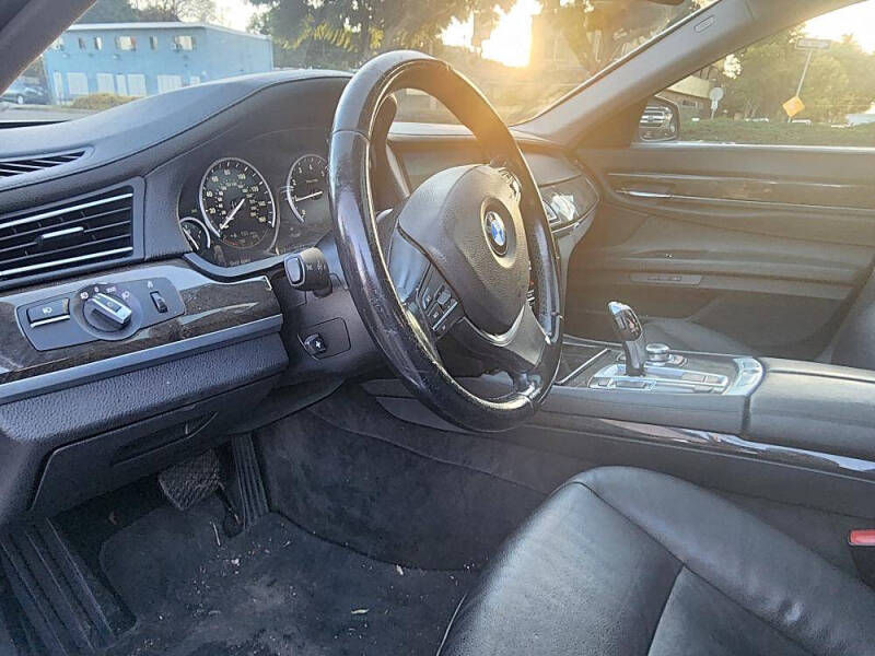 2012 BMW 7 Series 740i