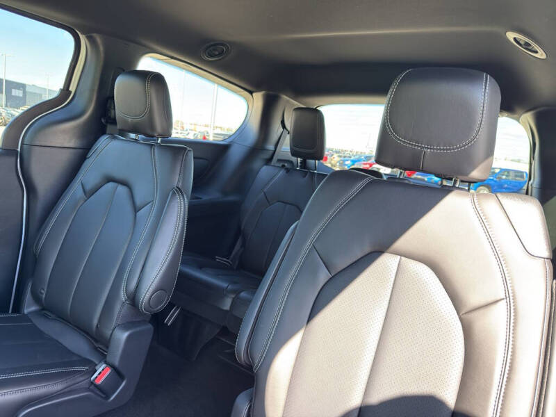 2026 Chrysler Voyager LX