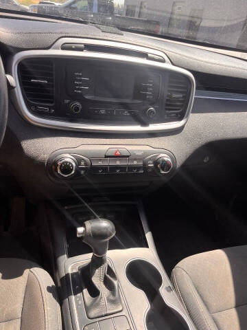 2017 Kia Sorento LX