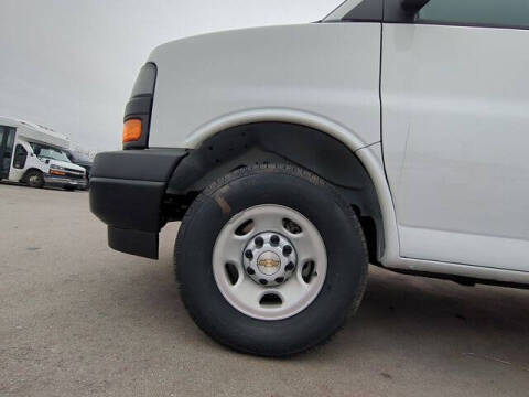 2025 Chevrolet Express 2500