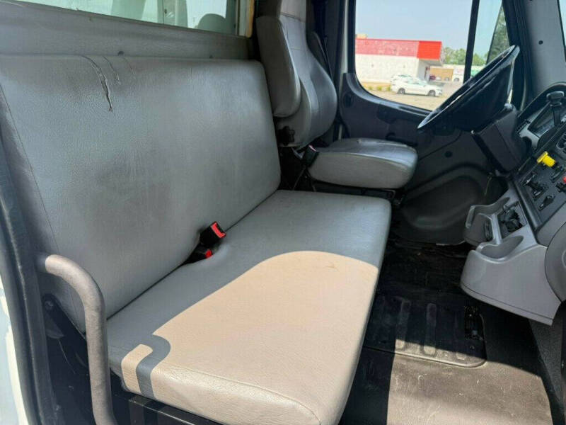 2016 Freightliner M2 106