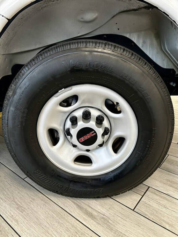 2024 GMC Savana 2500