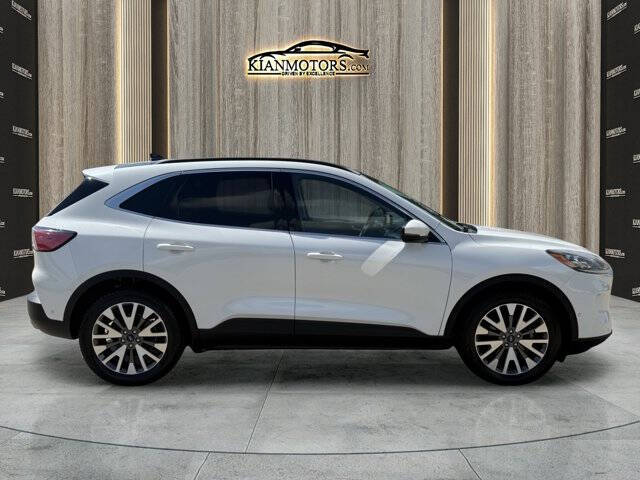 2020 Ford Escape Hybrid Titanium