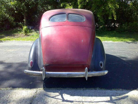 1938 Ford Deluxe