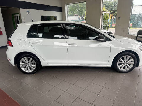 2018 Volkswagen Golf TSI SE