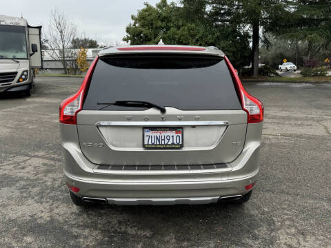 2016 Volvo XC60 T5 Drive-E Premier