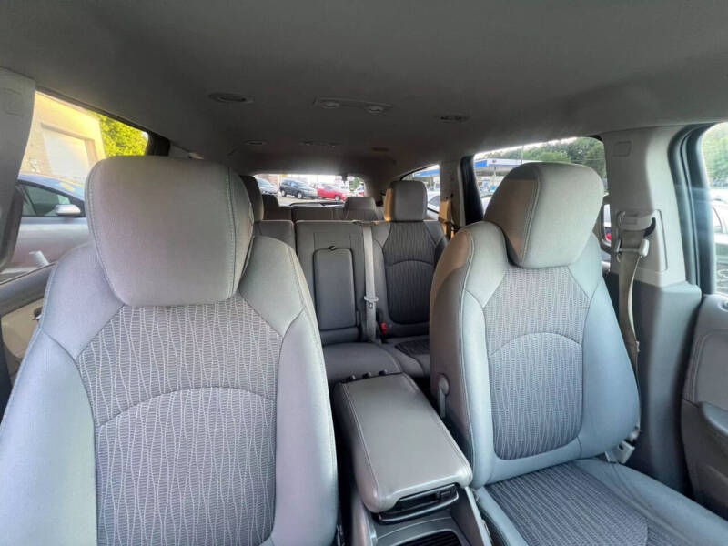 2017 Chevrolet Traverse LS