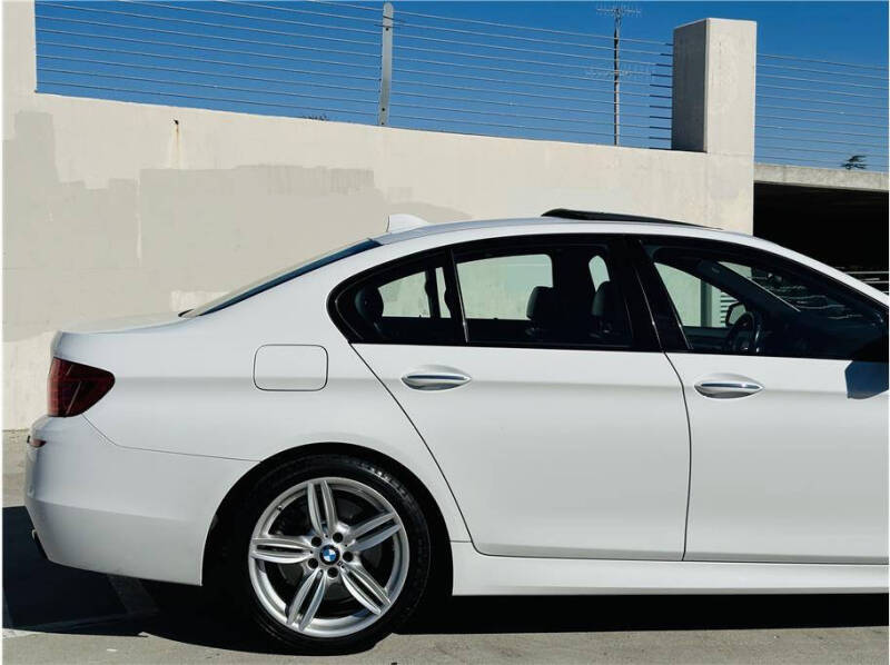 2016 BMW 5 Series 550i photo 14