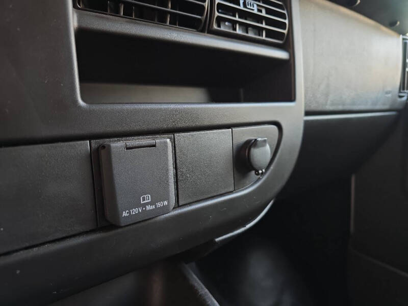 2024 Chevrolet Express 2500