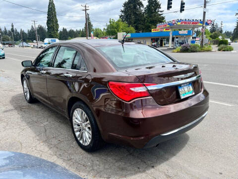2013 Chrysler 200 Limited