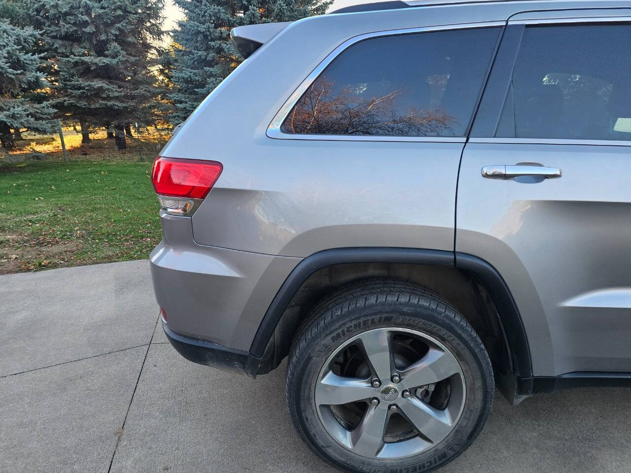 2014 Jeep Grand Cherokee 38