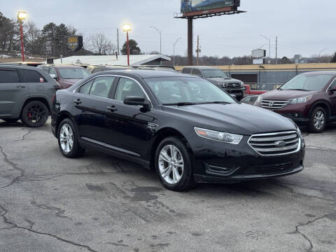 2017 Ford Taurus SE