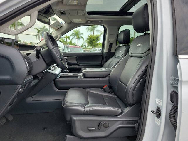 2025 Ford Expedition Platinum