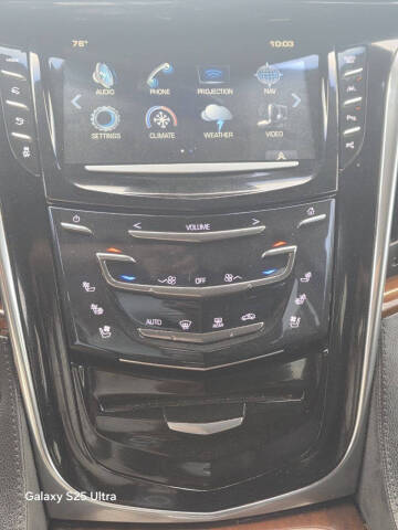 2017 Cadillac Escalade Luxury