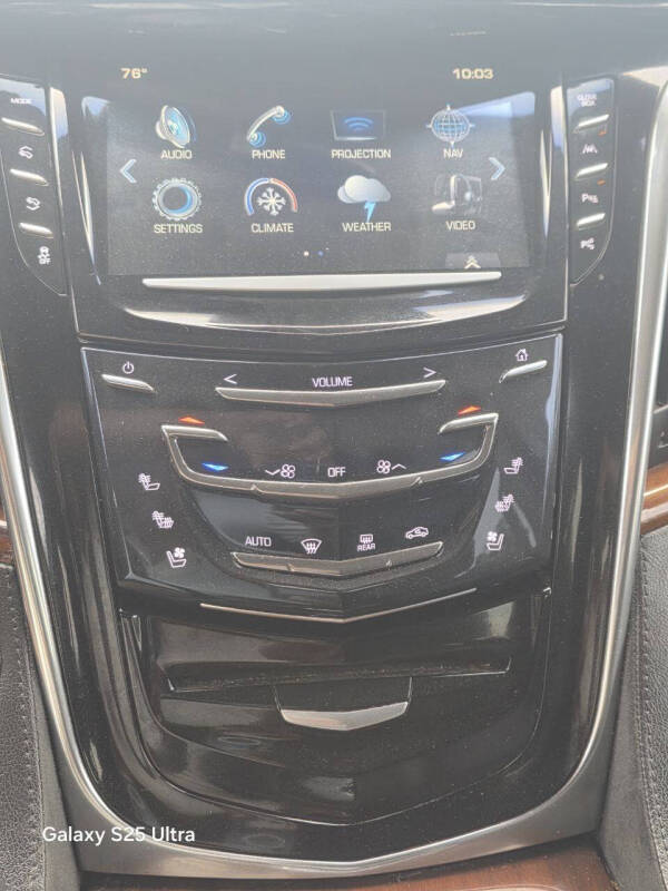 2017 Cadillac Escalade Luxury