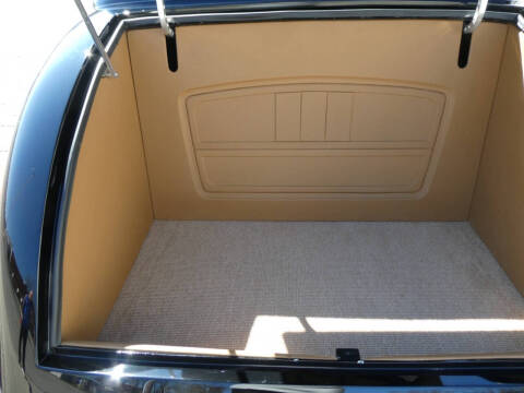 1933 Ford Custom Deluxe