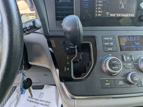 2017 Toyota Sienna L 7-Passenger