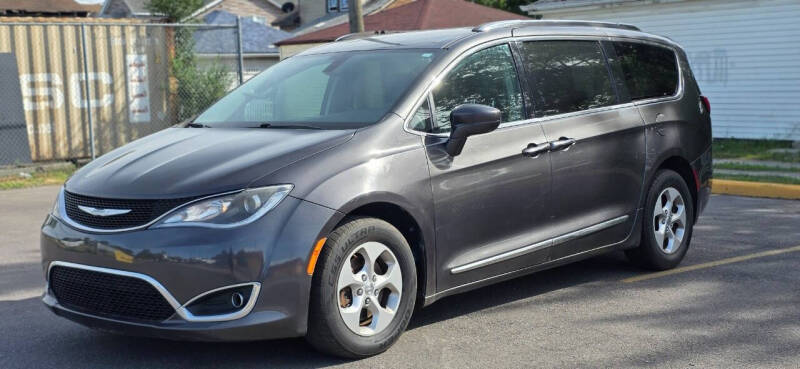 2017 Chrysler Pacifica Touring-L Plus