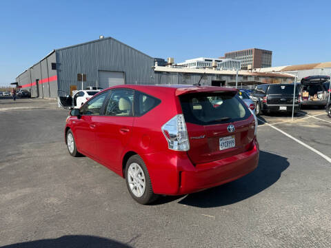 2012 Toyota Prius v Three