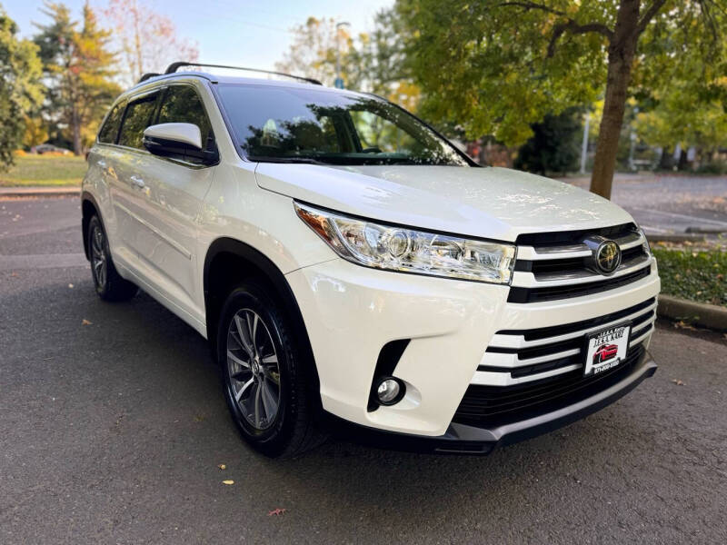 2018 Toyota Highlander for sale at J.E.S.A. Karz in Portland OR