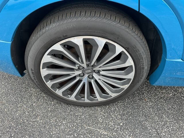 2019 Audi e-tron quattro Prestige