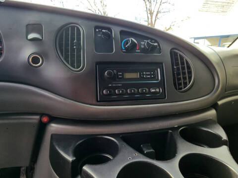 2004 Ford E-Series E-350 SD