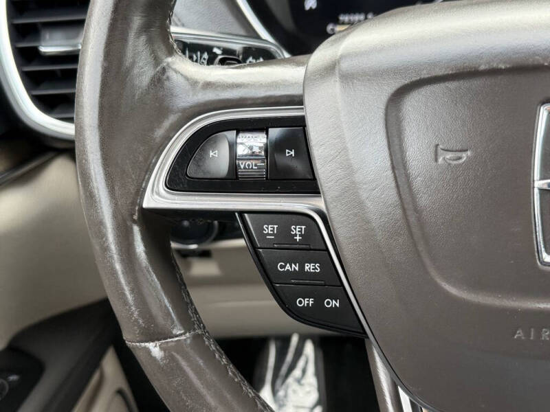 2019 Lincoln Nautilus Select