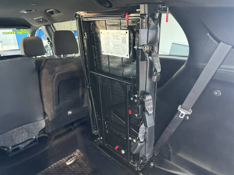 2024 Chrysler Pacifica Touring