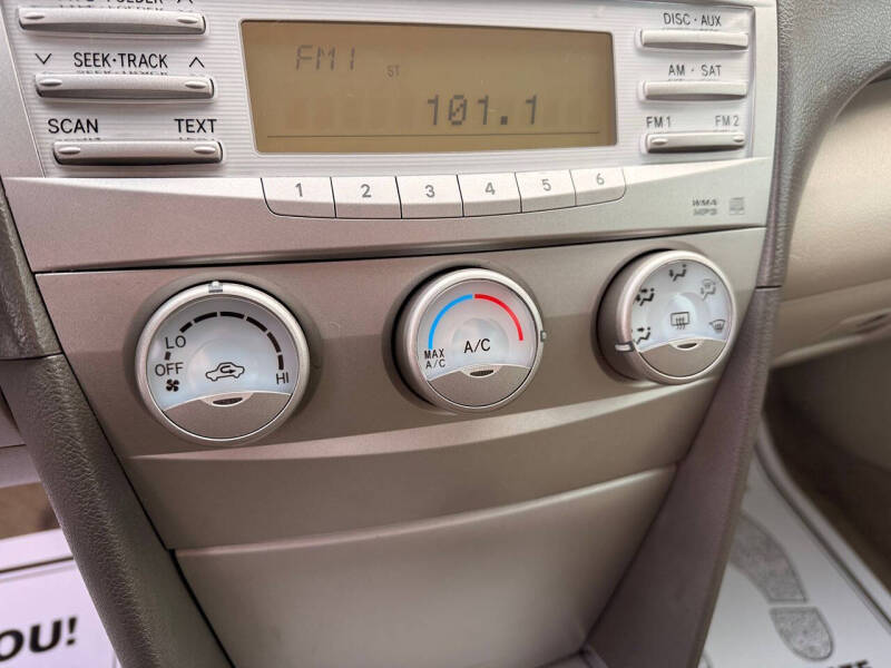 2010 Toyota Camry LE