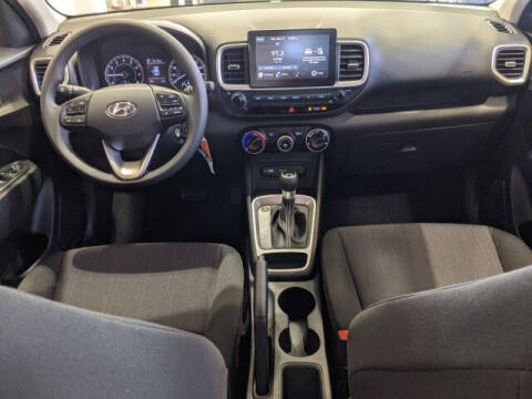 2022 Hyundai Venue SE