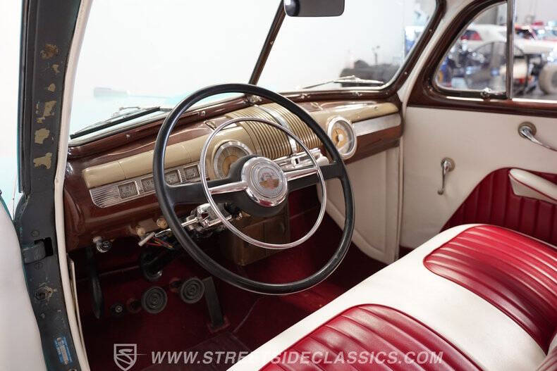 1948 Ford Deluxe