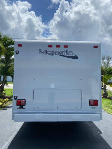 2015 FORD ECONOLINE E450 CLASS C THOR MAJESTIC 28A MOTORHOME