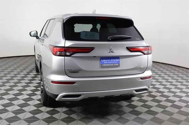 2024 Mitsubishi Outlander SE