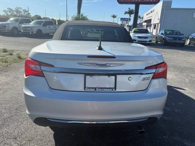 2012 Chrysler 200 Touring