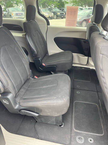 2017 Chrysler Pacifica LX