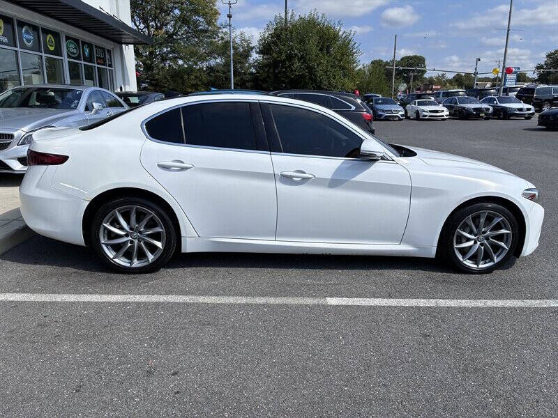 2019 Alfa Romeo Giulia Sport